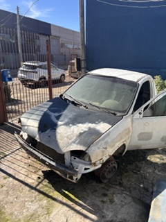 Foto de SUCATA / MARCA: GM / MODELO: CORSA ST / Placa: IJS8962 / Ano modelo: 2000