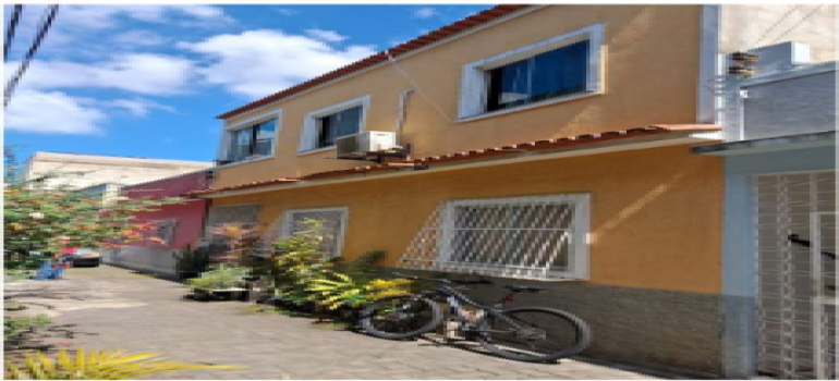 Foto de Casa na rua governador roberto da silveira nº - Leilão em Macaé/RJ