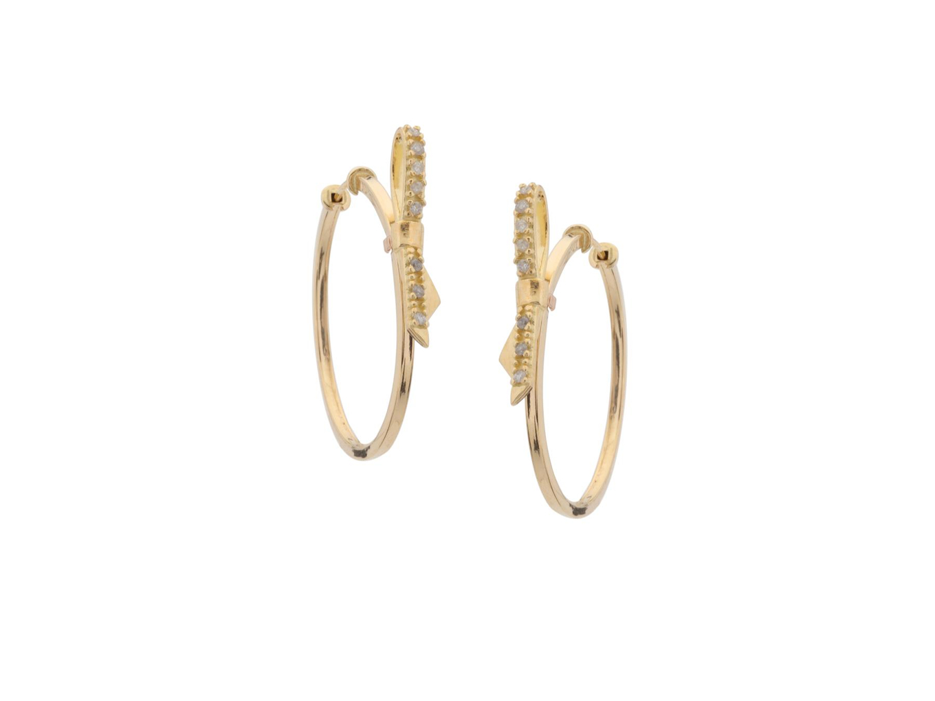 Foto de Vivara - Par de brincos de ouro amarelo 18k e diamantes lapidação brilhante. Cerca de 3,3g.