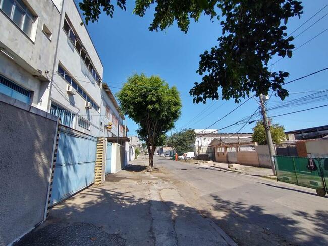 Foto de Prédio de 3 pavimentos com 1.500m2, situado na Rua Fernandes da Cunha, nº 141, Vigário Geral, Rio de Janeiro, RJ, CEP 21241-300