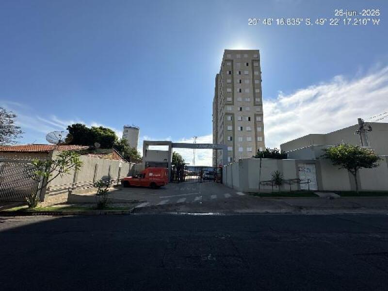 Foto de Apartamento em leilão no Residencial Rio Frates em São José Do Rio Preto - SP