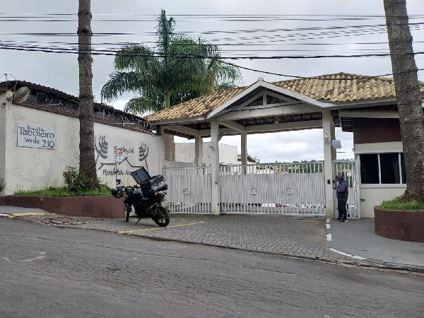 Foto de Casa em leilão no bairro Taboleiro Verde em Cotia - SP