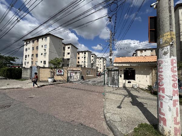 Foto de Apartamento em leilão no bairro Santa Cruz em Rio De Janeiro - RJ