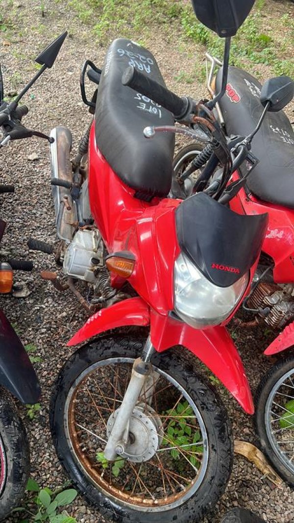 Foto de HONDA/POP 110I, ANO/MOD 2016/2017, COR VERMELHA, COMBUSTIVEL GASOLINA, PLACA 1 EMPLAC - N/I, RENAVAM 1285325467, ID CHASSI 9C2JB0100HR505413