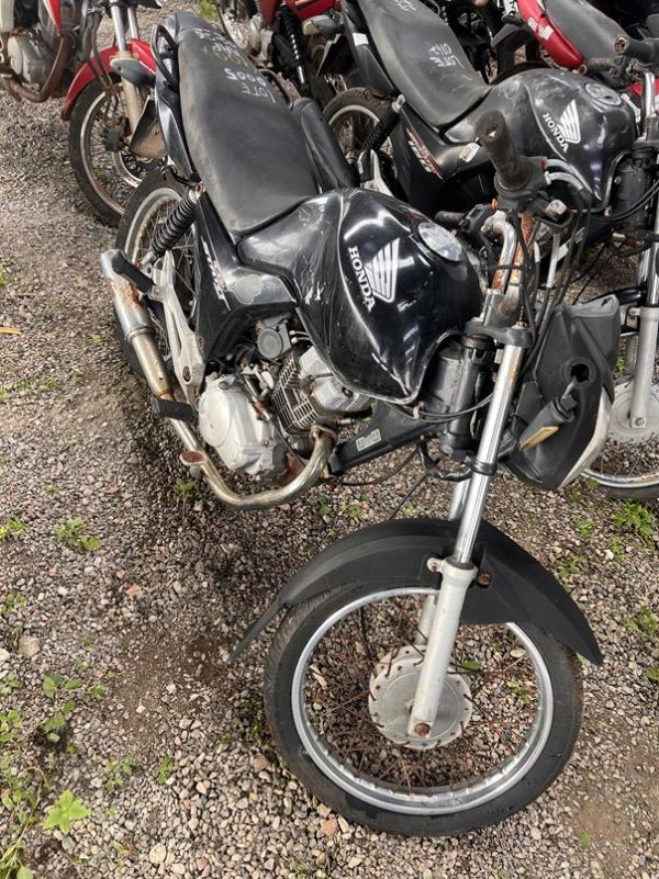 Foto de HONDA/CG150 START, ANO/MOD 2015/2015, COR PRETO, COMBUSTIVEL ALCOOL/GASOLINA, PLACA QLC7E48 - AL, RENAVAM 1067664804, ID CHASSI 9C2KC1670FR5