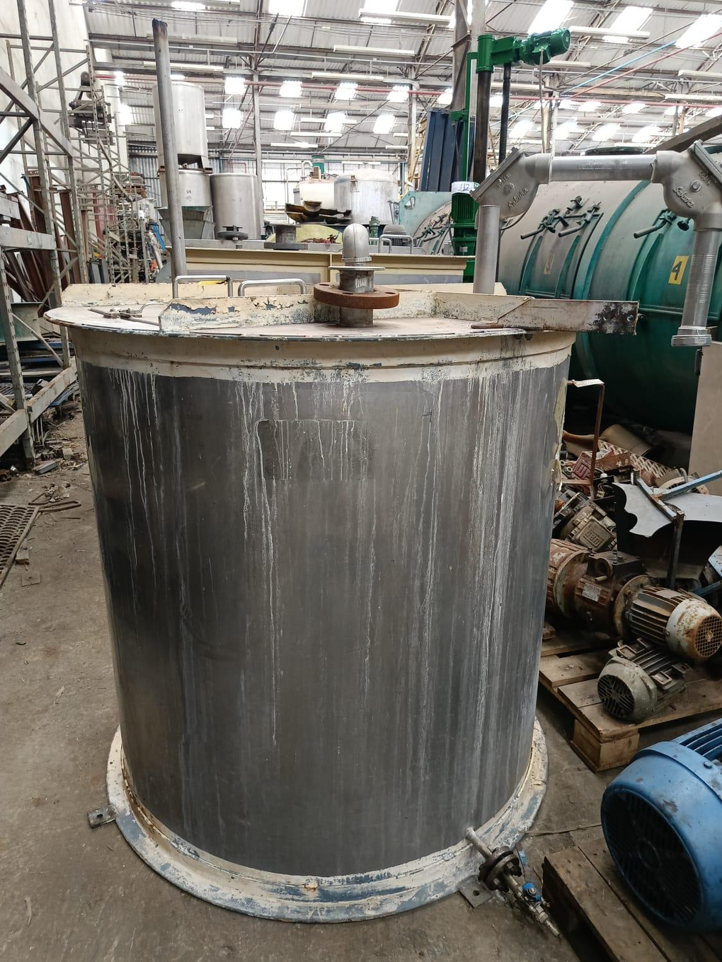 Foto de TANQUE EM AÇO INOX COM CAPACIDADE 1350 LITROS