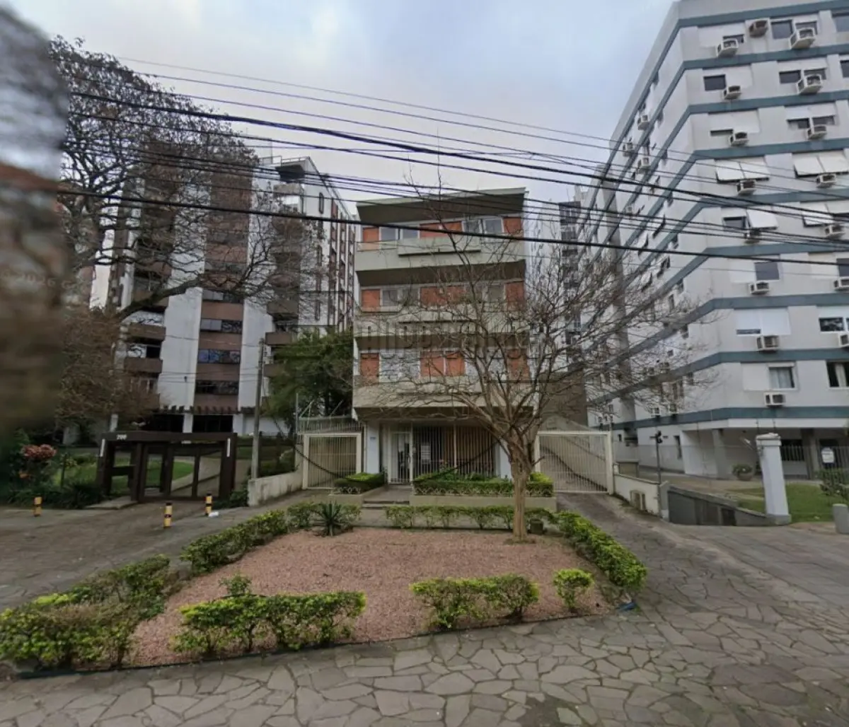 Foto de (PORTO ALEGRE/RS) O APTO Nº 202 DO EDIFÍCIO TARUMÃ, NO BAIRRO MOINHOS DE VE