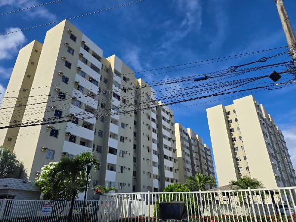 Foto de Apartamento em leilão no bairro Centro em Lauro De Freitas - BA