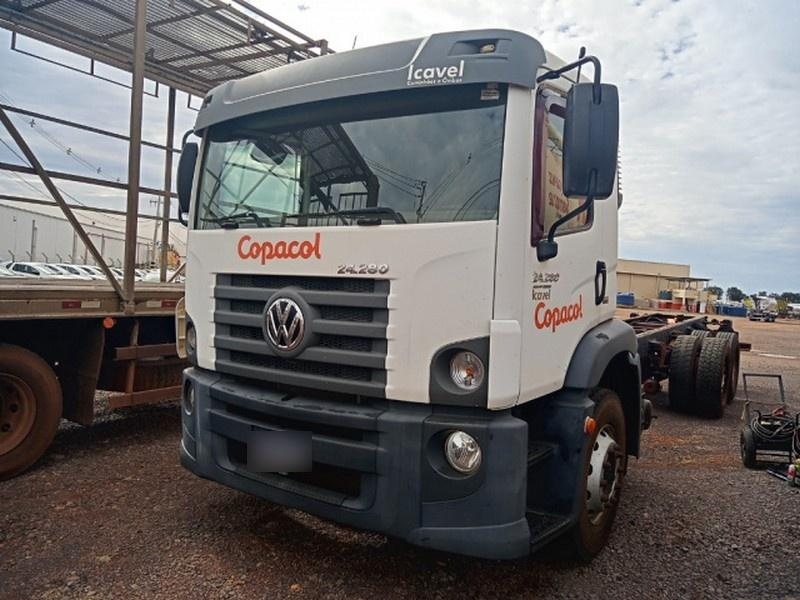 Foto de CAMINHÃO VOLKSWAGEN 24.280 CRM 6X2, 2016/2017, Placa FINAL 7 (PR), (Ref.: 27006)