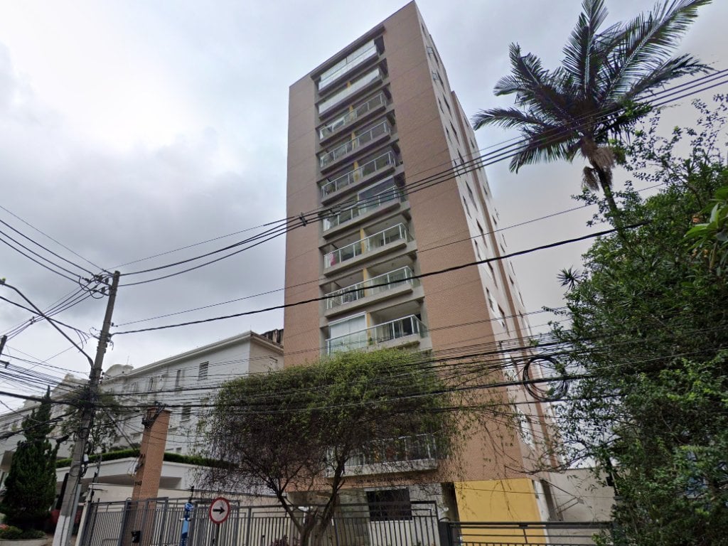 Foto de Apartamento em leilão no Edifício Gustave Charpentier em São Paulo - SP