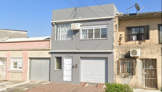Foto de Casa em leilão no bairro Centro em Pelotas - RS