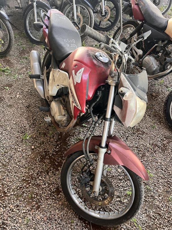 Foto de HONDA/CG 150 TITAN ESD, ANO/MOD 2015/2015, COR VERMELHO, COMBUSTIVEL GASOLINA, PLACA ORL3832 - AL, RENAVAM 1057365936, ID CHASSI 9C2KC1650FR