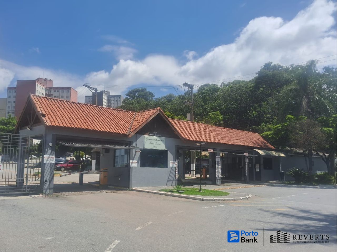 Foto de Apartamento em leilão no Edifício Ubatuba em São Paulo - SP