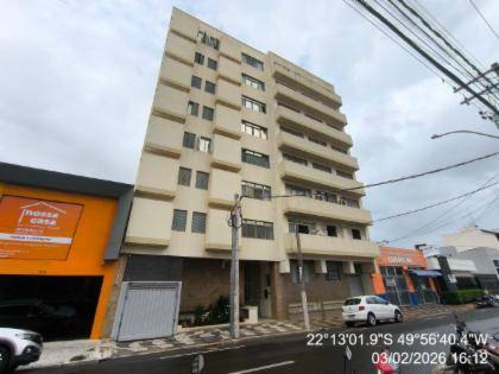 Foto de Apartamento em leilão no bairro Centro em Marília - SP