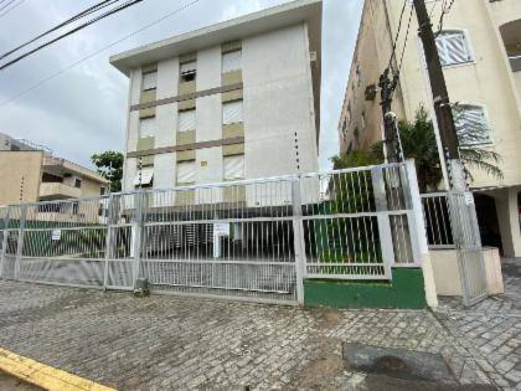 Foto de Apartamento em leilão no Condomínio Julieta Bonavides em Guarujá - SP
