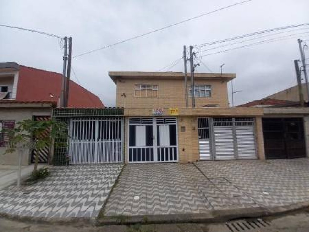 Foto de Casa em leilão no bairro Esplanada dos Barreiros em São Vicente - SP