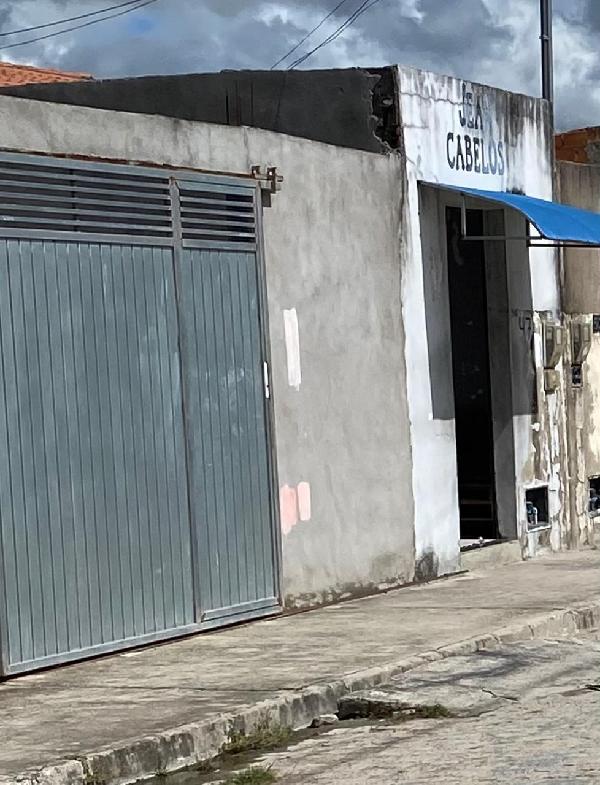 Foto de Casa em leilão no bairro Pedra Ferrada em Feira De Santana - BA