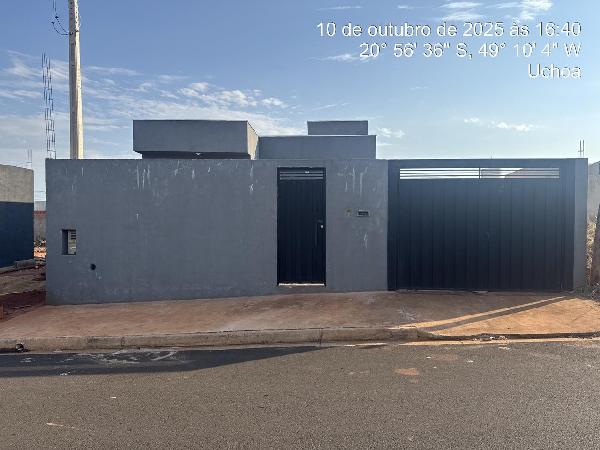 Foto de Casa em leilão no bairro Olhos D'água em Uchoa - SP