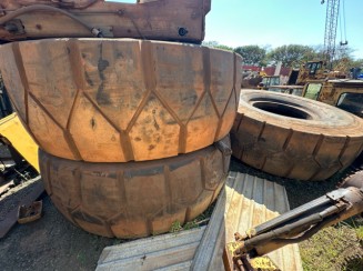 Foto de 3 Pneus Michelin 52/80/57