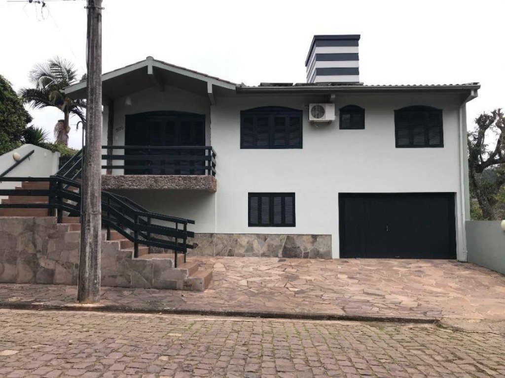 Foto de Casa em leilão no bairro Cristo Rei em Estrela - RS