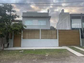 Foto de Casa em leilão no bairro Recanto de Portugal em Pelotas - RS