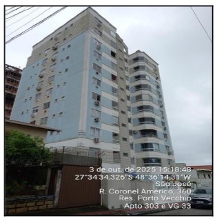 Foto de Apartamento em leilão no bairro Barreiros em São José - SC