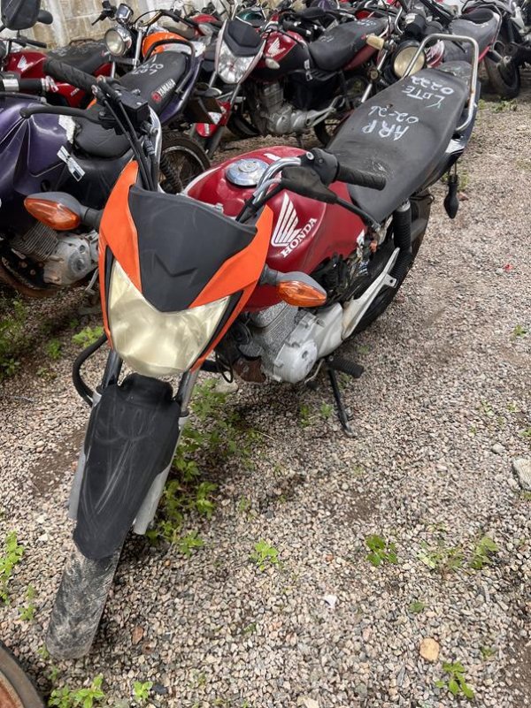 Foto de HONDA/CG150 START, ANO/MOD 2015/2015, COR VERMELHO, COMBUSTIVEL ALCOOL/GASOLINA, PLACA QLM5319 - AL, RENAVAM 1140606880, ID CHASSI 9C2KC1670