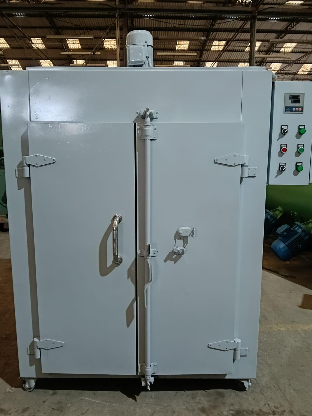 Foto de ESTUFA EM AÇO INOX, COM 24 BANDEJAS