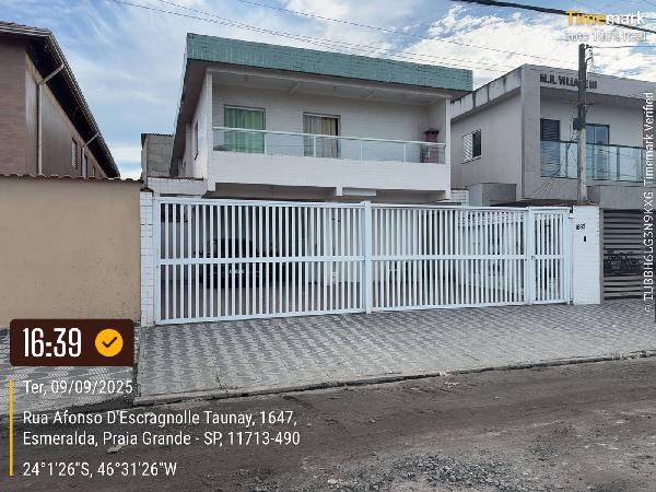 Foto de Casa em leilão no bairro Esmeralda em Praia Grande - SP