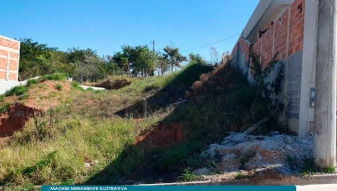 Foto de Terreno em leilão em São José Dos Campos - SP