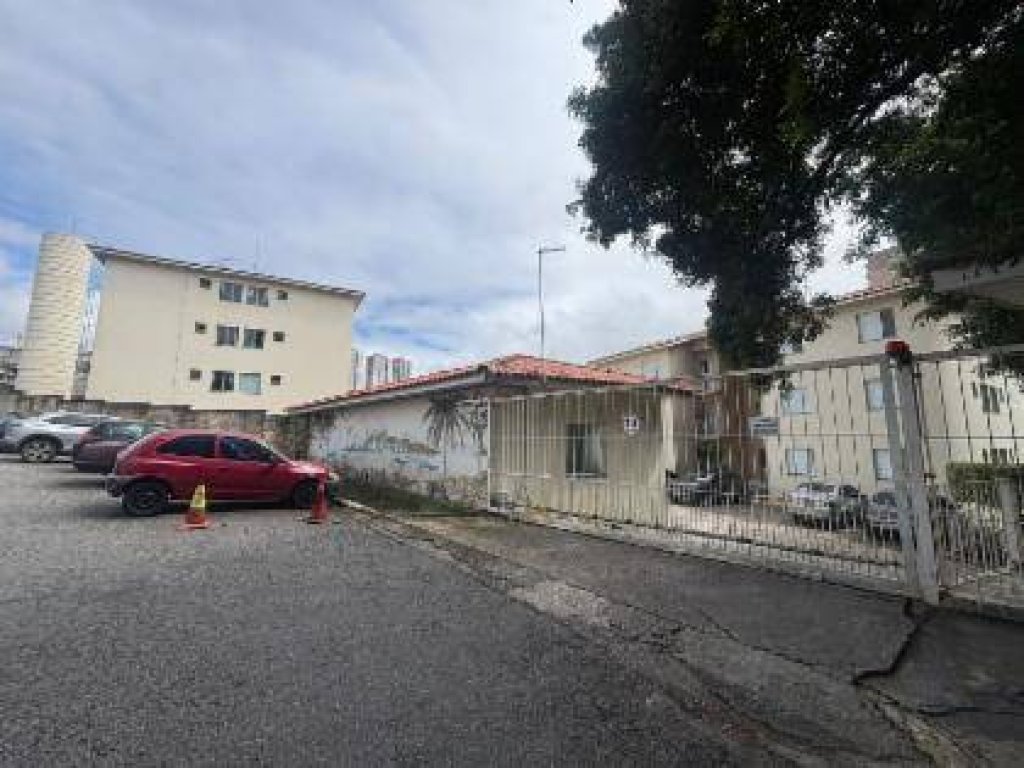 Foto de Apartamento em leilão no Edifício Aruba Integrante do Residencial Ilhas do Caribe em Carapicuíba - SP