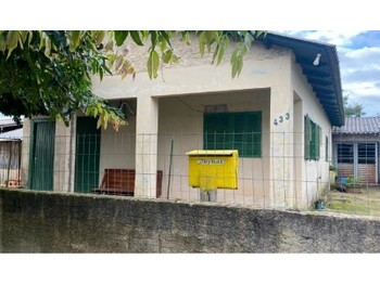 Foto de Casa em leilão no bairro Ramiz Galvão em Rio Pardo - RS